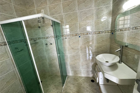 Sobrado à venda com 4 quartos, sendo 3 suítes,  em Vila Áurea, Poá, SP