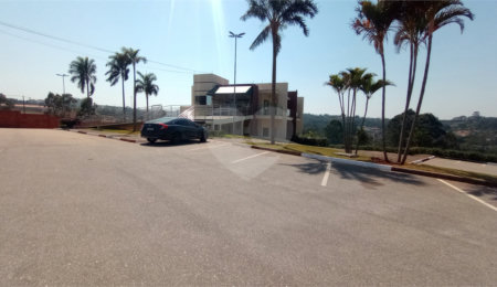 Casa à venda com 3 quartos, sendo 1 suíte,  no condomínio Residencial Golden Ville, Itapetininga - SP