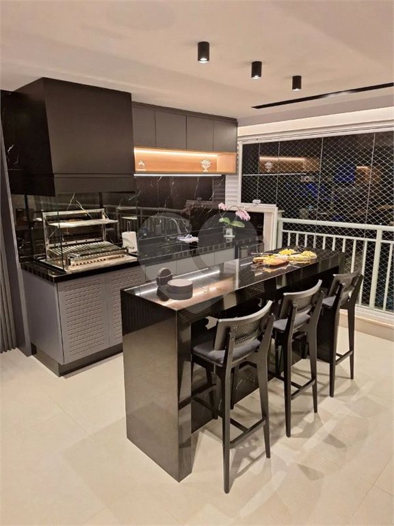 Apartamento à venda com 4 quartos, sendo 2 suítes,  em Vila Anastácio, São Paulo, SP