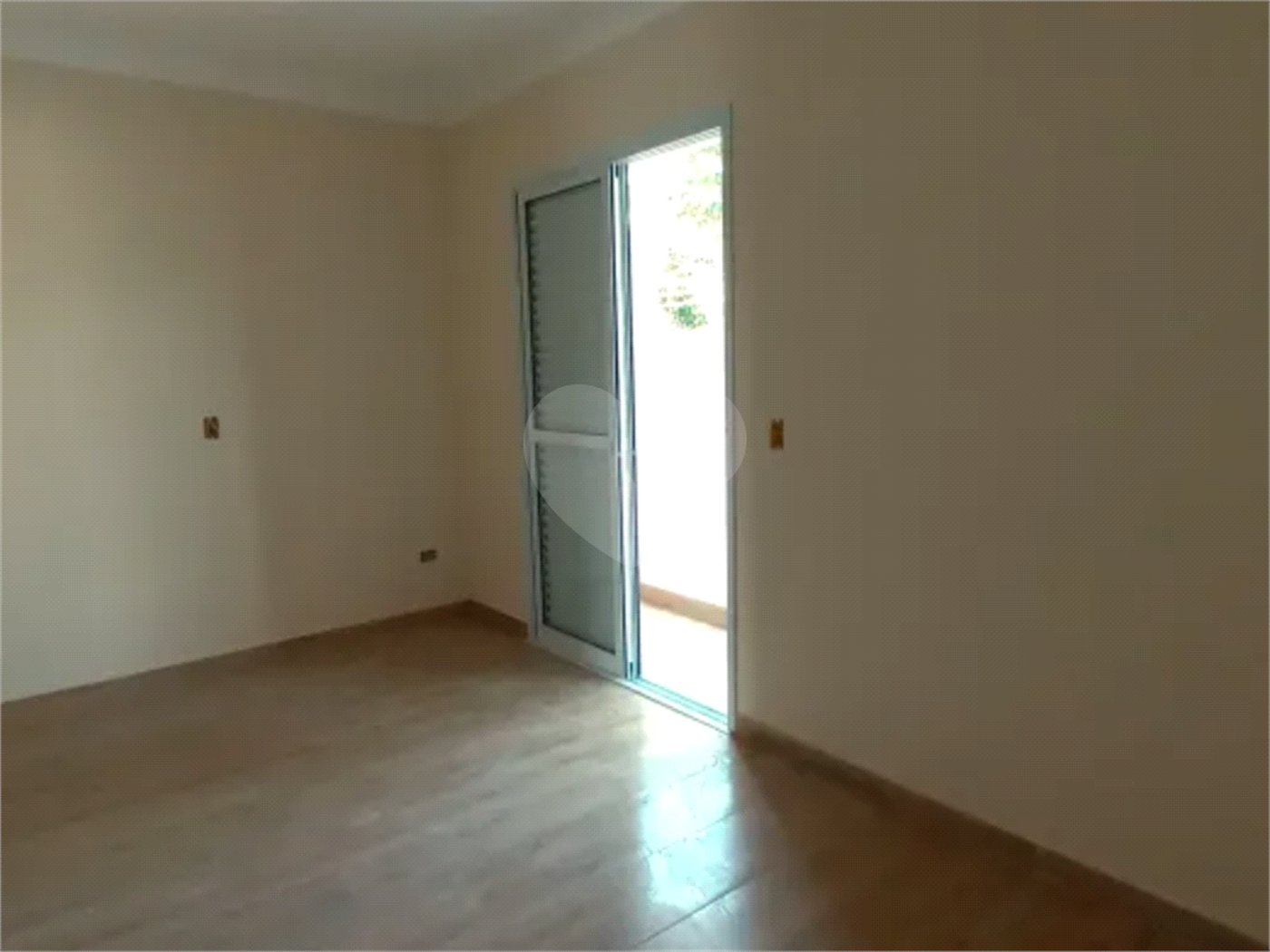 Sobrado à venda ou para alugar com 3 suítes em Vila Pedra Branca, São Paulo, SP