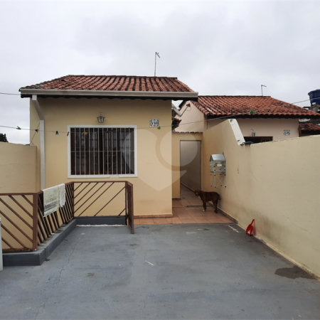 Sobrado à venda com 3 quartos, sendo 1 suíte,  em Vila Suissa, Mogi das Cruzes, SP