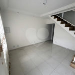 Casa à venda com 2 quartos no condomínio Carvalho Lagares, Poá - SP