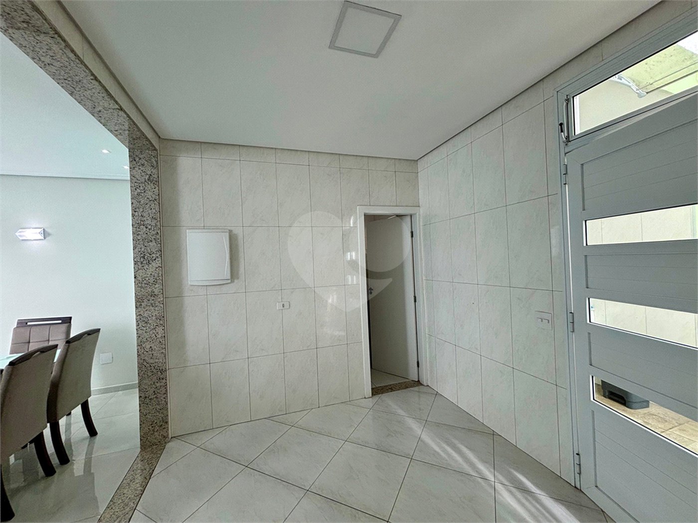 Casa à venda ou para alugar com 6 quartos, sendo 1 suíte, em Residencial/Comercial, Guarulhos, SP