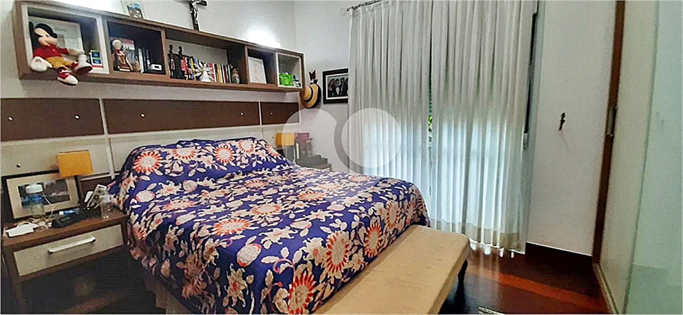Casa à venda com 3 quartos, sendo 1 suíte, no condomínio Suíça da Cantareira, Mairiporã - SP
