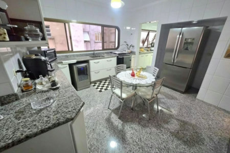 Apartamento próximo da praia com 4 dormitórios à venda, 257 m² por R$ 1.800.000 - Gonzaga - Santos/SP