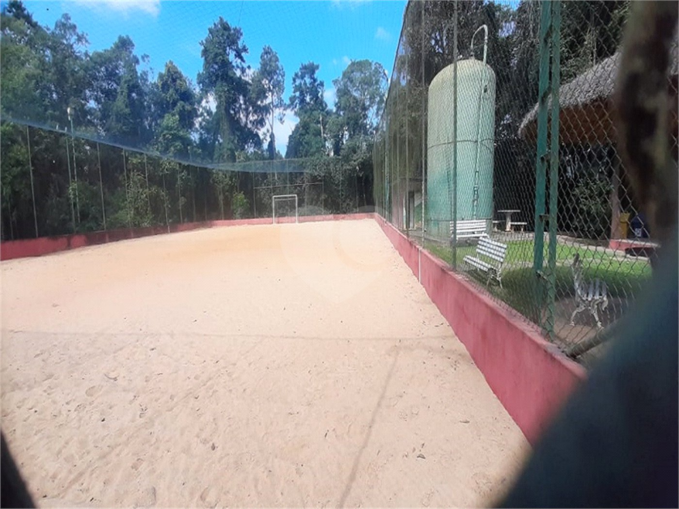 Casa à venda com 4 quartos, sendo 1 suíte, no condomínio Parque Suiça, Caieiras - SP