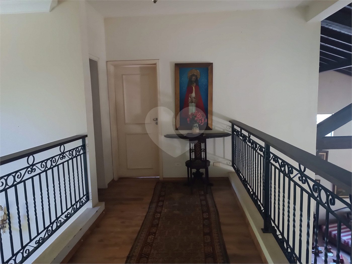Casa à venda com 4 quartos, sendo 3 suítes, no condomínio Patrimônio do Carmo, São Roque - SP