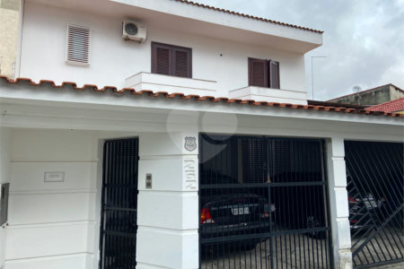 Casa à venda com 4 quartos, sendo 2 suítes, em Vila Mogilar, Mogi das Cruzes, SP