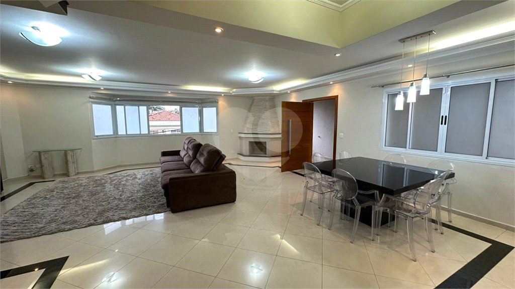 Casa à venda com 4 quartos, sendo 3 suítes, em Vila Galvão, Guarulhos, SP