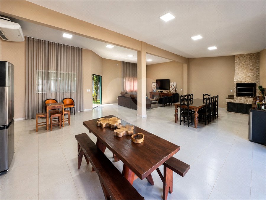 Casa Térrea à venda com 3 quartos, sendo 1 suíte, no Centro, Chapada dos Guimarães, MT