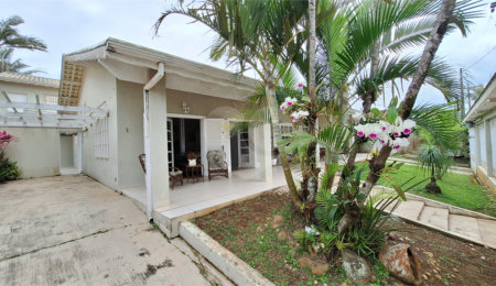 Casa à venda com 5 suítes em Balneário Três Marias, Peruíbe, SP