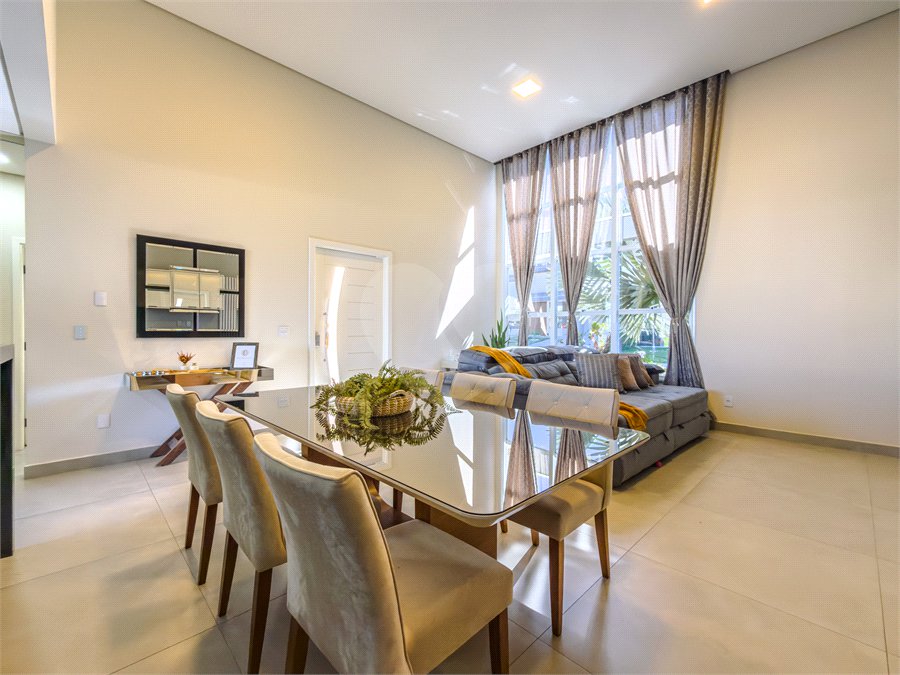 Casa à venda com 3 suítes no condomínio Jardim Residencial Dona Maria José, Indaiatuba - SP