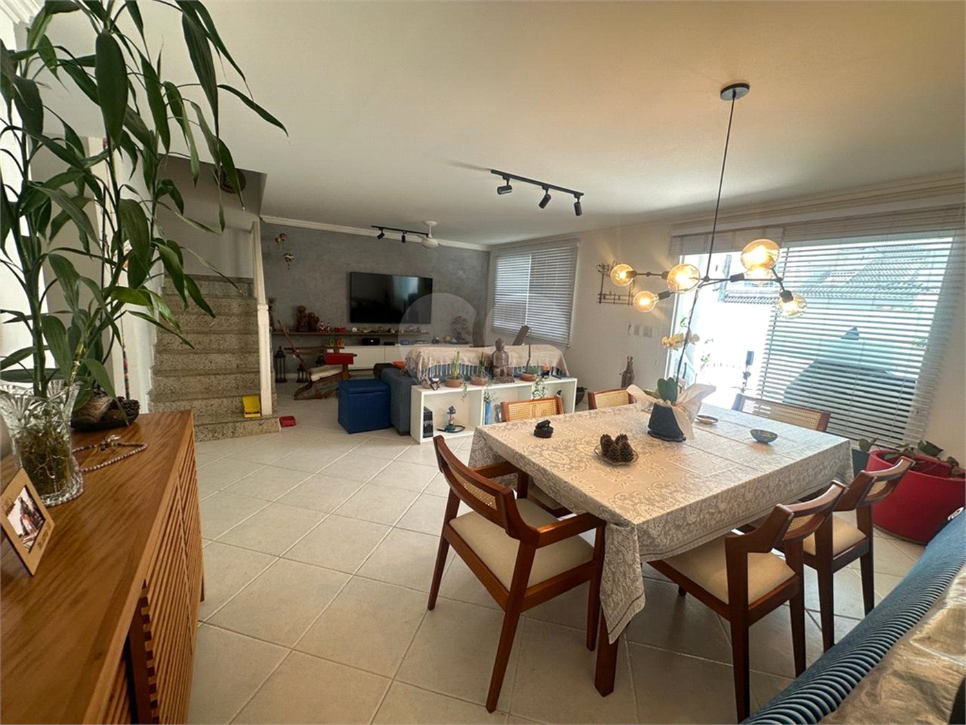 Casa à venda com 4 quartos, sendo 3 suítes, no condomínio Jardins de Florença, Rio de Janeiro - RJ