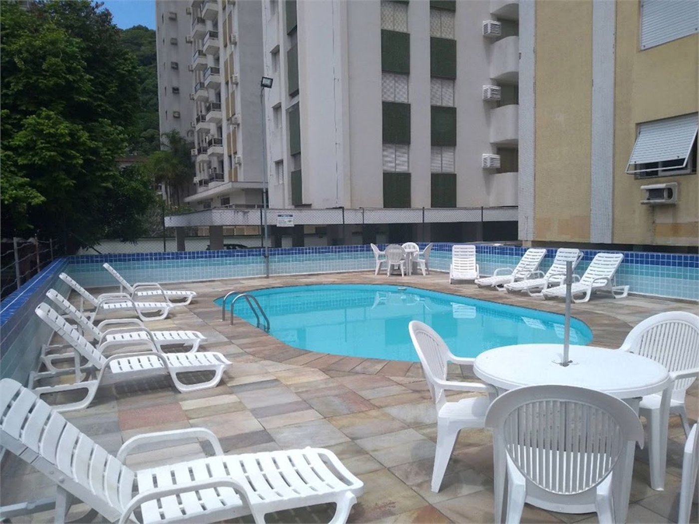 Apartamento Residencial à venda, Vila Maia, Guarujá - AP1033.