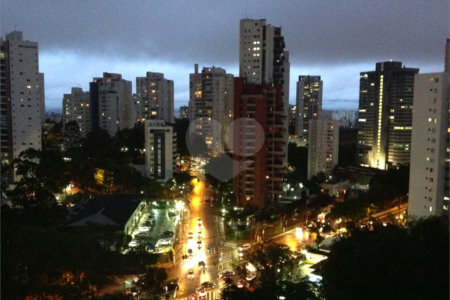 Apartamento à venda com 3 quartos, sendo 1 suíte, em Vila Andrade, São Paulo, SP