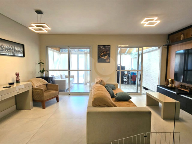Casa à venda com 3 quartos, sendo 1 suíte,  no condomínio Flora Park, São Paulo - SP