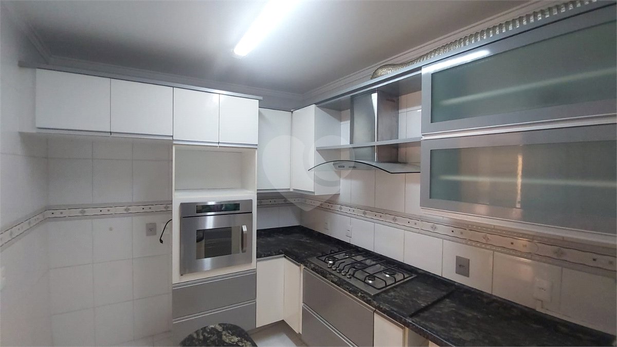 Casa para alugar com 3 quartos, sendo 1 suíte, no condomínio Santanna, São Paulo - SP