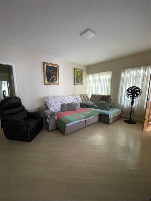 Casa à venda com 3 quartos, sendo 1 suíte,  em Vila Oliveira, Mogi das Cruzes, SP
