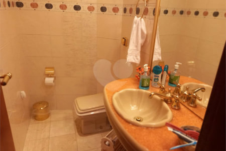 Sobrado à venda com 3 quartos, sendo 1 suíte,  em Santa Teresinha, São Paulo, SP