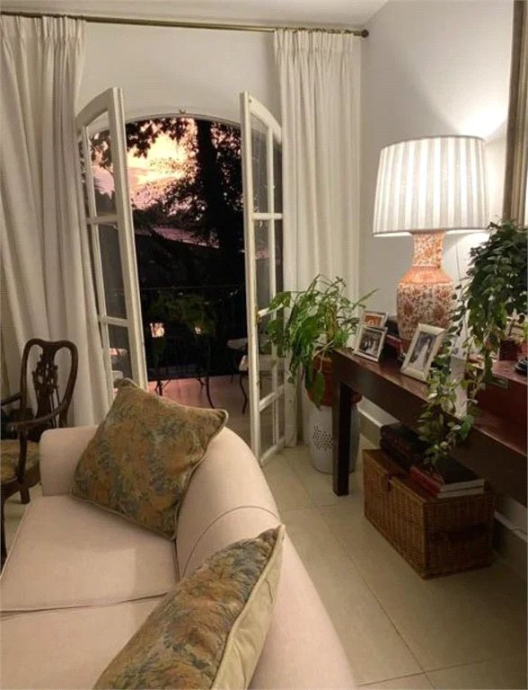 Casa Térrea à venda ou para alugar com 4 quartos, sendo 2 suítes, em Jardim Guedala, São Paulo, SP