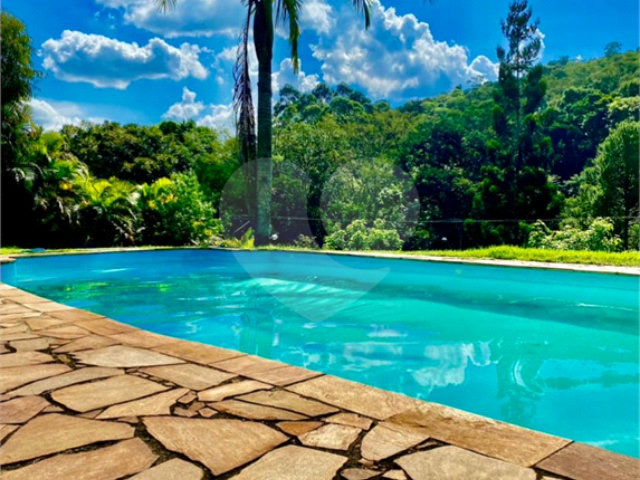 Casa à venda com 4 quartos, sendo 2 suítes,  no condomínio Suíça da Cantareira, Mairiporã - SP