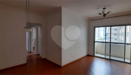Apartamento à venda com 3 quartos, sendo 1 suíte, em Vila Gumercindo, São Paulo, SP