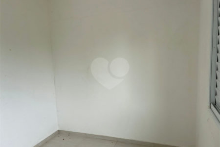 Sobrado à venda com 3 quartos em Jardim Petrópolis, Cotia, SP