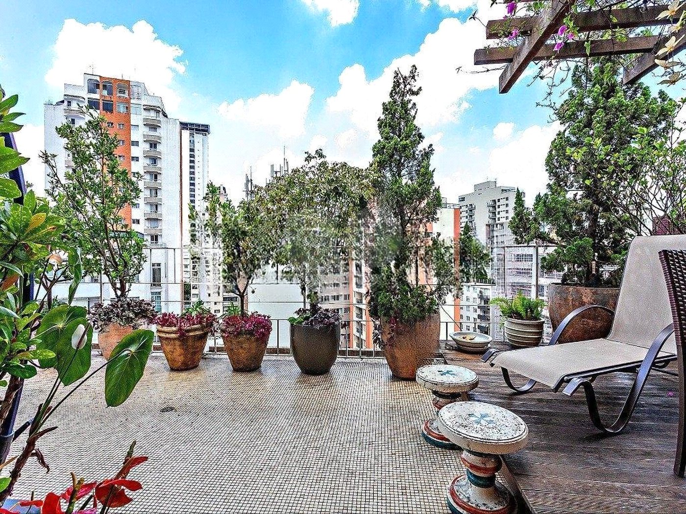 Apartamento à venda com 3 quartos, sendo 1 suíte, em Jardim Paulista, São Paulo, SP
