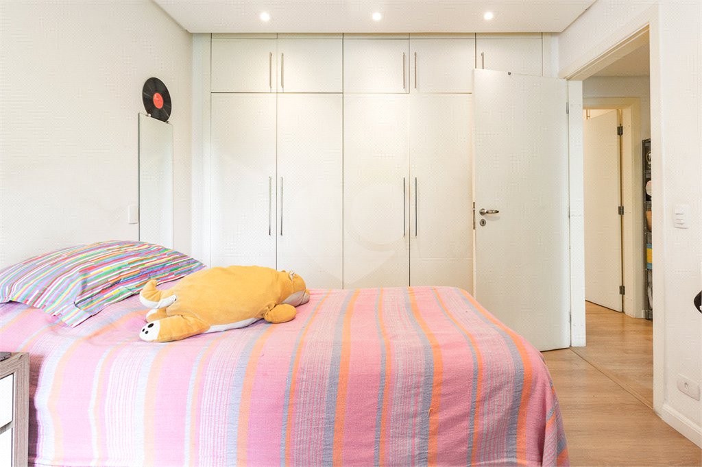 Apartamento à venda com 4 quartos, sendo 2 suítes,  em Jardim Parque Morumbi, São Paulo, SP