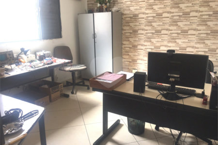 Casa Térrea à venda com 4 quartos, sendo 1 suíte,  em Vila Mazzei, São Paulo, SP