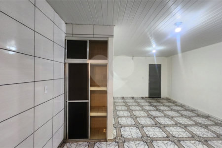 Casa à venda com 4 quartos, sendo 1 suíte, em Jardim Roberto Selmi Dei, Araraquara, SP