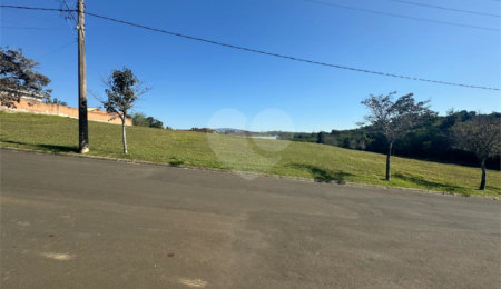 Terreno à venda com 1 suíte no condomínio Village Saint Charbel, Araçoiaba da Serra - SP