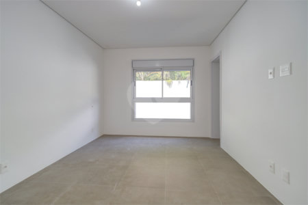 Casa à venda ou para alugar com 3 suítes no condomínio Jardim Flora, São Paulo - SP