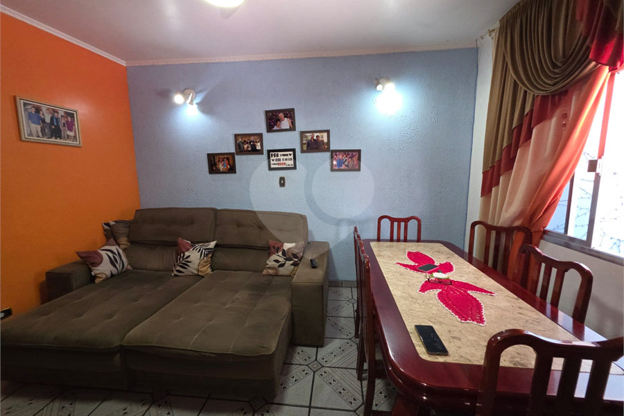 Sobrado à venda com 4 quartos, sendo 2 suítes, em Vila Nova Cachoeirinha, São Paulo, SP