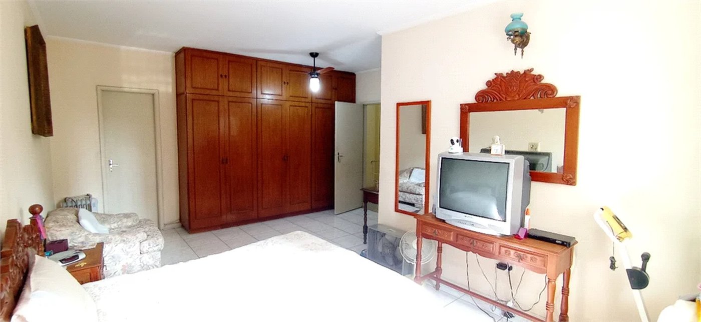 Sobrado à venda ou para alugar com 4 quartos, sendo 1 suíte,  em Brooklin Paulista, São Paulo, SP