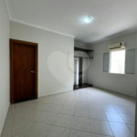 Casa à venda com 3 quartos, sendo 1 suíte, no condomínio Bella Vita, Atibaia - SP