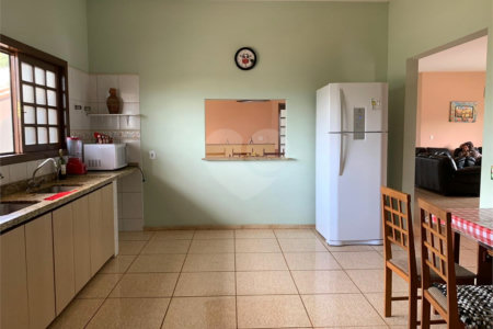 Casa ampla à venda no Vale das Flores em Atibaia