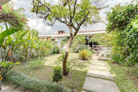Casa Térrea à venda com 4 quartos, sendo 1 suíte, em Brooklin, São Paulo, SP