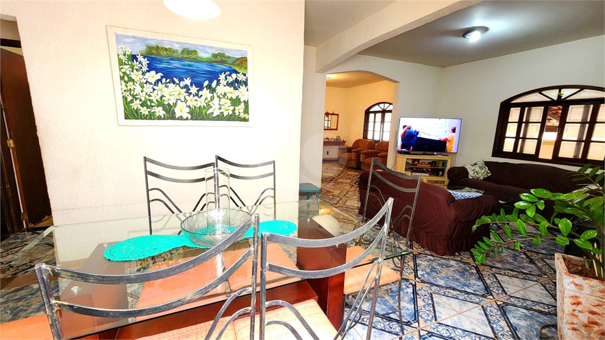 Casa à venda com 4 quartos, sendo 1 suíte, em Jardim Nova Época, Araraquara, SP