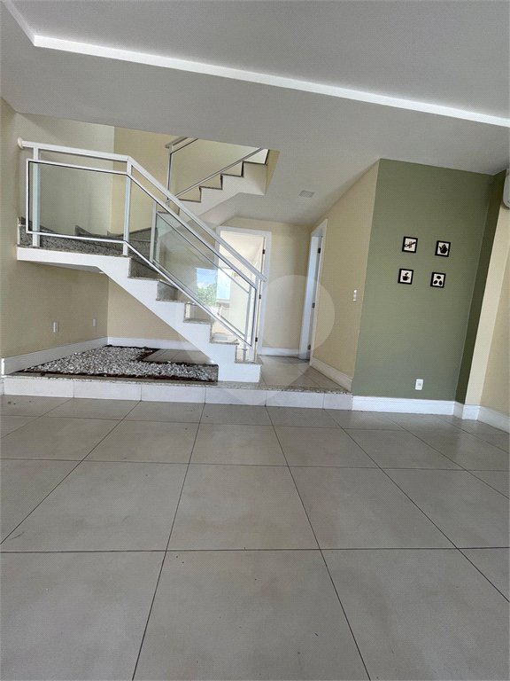 Casa à venda com 3 quartos, sendo 1 suíte, no condomínio Residencial Green Ville, Rio de Janeiro - RJ