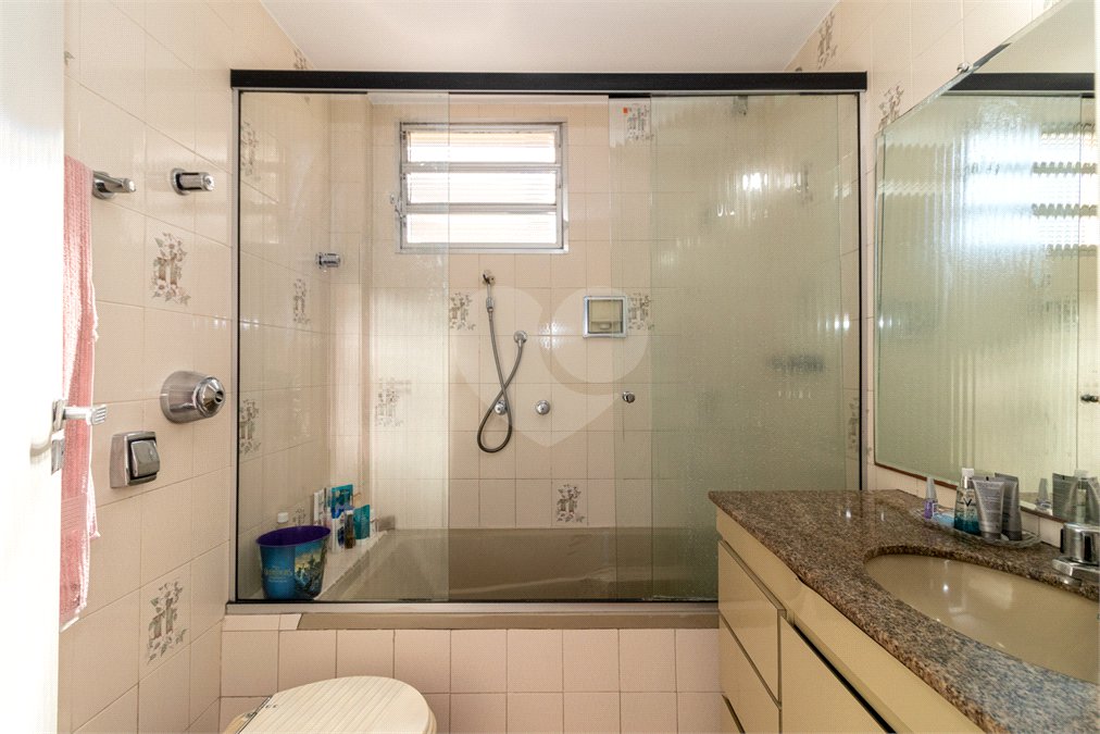 Apartamento à venda com 2 quartos em Moema, São Paulo, SP