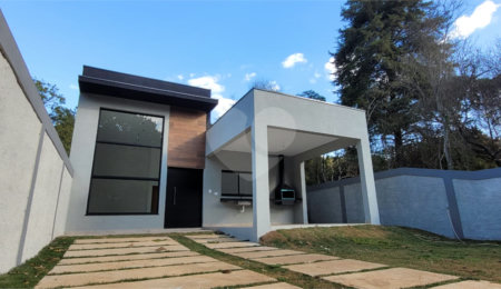 Casa Térrea à venda com 3 quartos, sendo 1 suíte,  em Pedra Vermelha (terra Preta), Mairiporã, SP