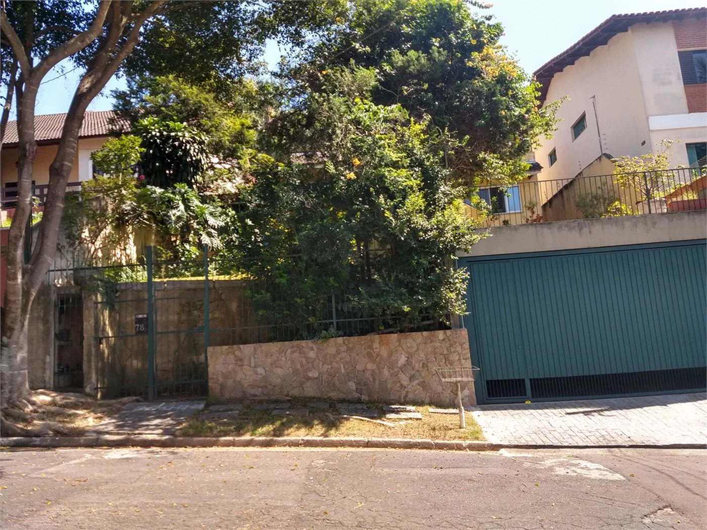 Sobrado à venda com 4 quartos, sendo 1 suíte,  em Parque dos Príncipes, São Paulo, SP