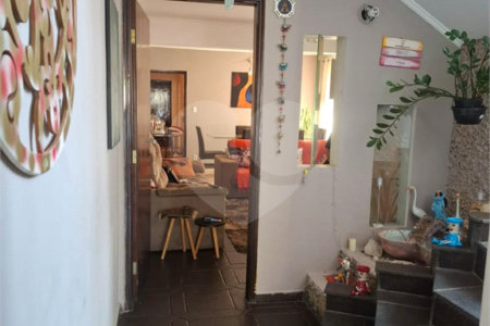 Sobrado à venda com 4 quartos, sendo 2 suítes,  em Campestre, Santo André, SP