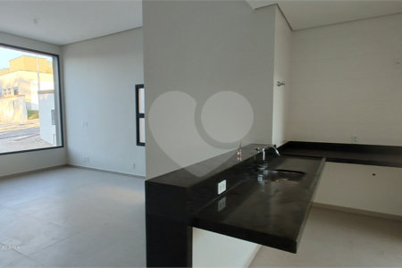 Casa à venda com 3 suítes no condomínio Reserva Ybyra, Atibaia - SP