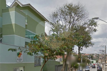 Casa à venda com 3 quartos, sendo 1 suíte, no condomínio Rafaela I, São Paulo - SP