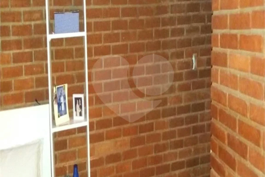 Sobrado à venda com 4 quartos, sendo 3 suítes, em Vila Irmãos Arnoni, São Paulo, SP