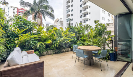 Casa de Vila à venda com 4 quartos, sendo 3 suítes, em Vila Nova Conceição, São Paulo, SP