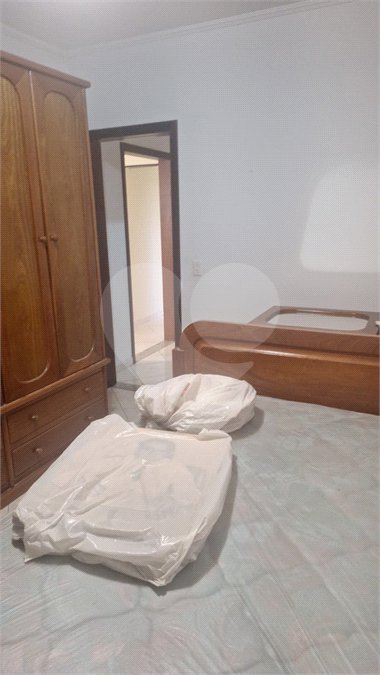 Casa à venda com 4 quartos em Vila Irmãos Arnoni, São Paulo, SP