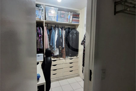 Casa à venda com 5 quartos, sendo 3 suítes,  no condomínio Vila Panamericana, São Paulo - SP